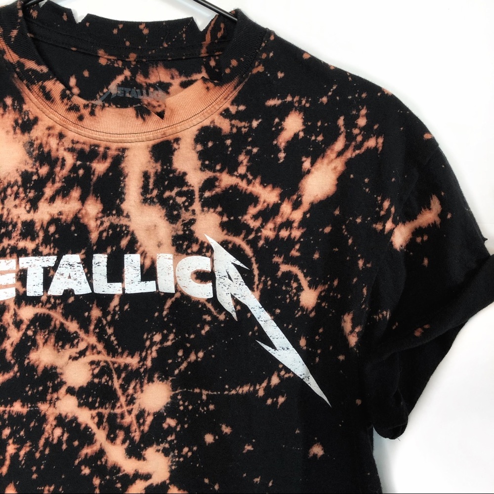 Metallica Logo Distressed Crop Top - Picture 3 of 3